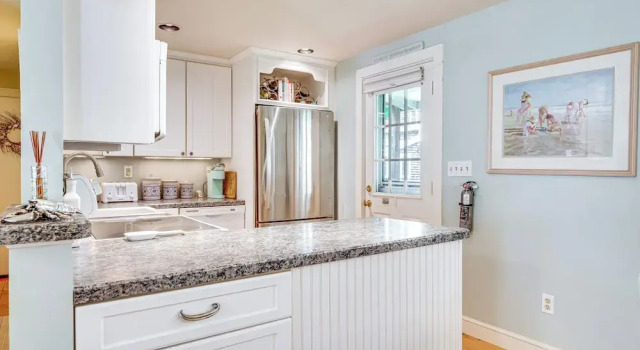 Walk to Goose Rocks Beach: Quiet Townhome w/ Patio, Buchen Sie Ferienwohnung Kennebunkport Maine