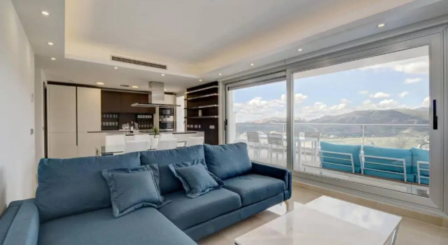 Апартаменты с 3 комнатами Luxury Flat- Sea, Golf and Mountain Views
