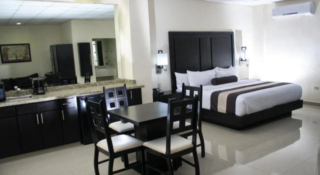 Hotel El Camino Inn & Suites