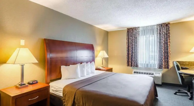 Люкс Quality Inn Chicopee-Springfield