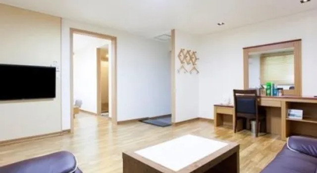 Номер Standard The Hotel Business Gangneung