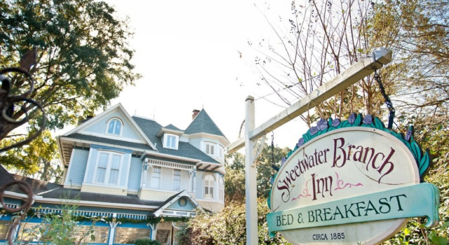 Sweetwater Branch Inn Bed and Breakfast, Rezerwuj Bed and Breakfast Hotele 3-gwiazdkowe w Gainesville, 3*