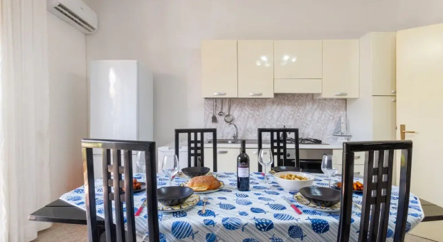 Air-conditioned Studio 300 Meters From the Sea With Wi-fi, Garden and Bike