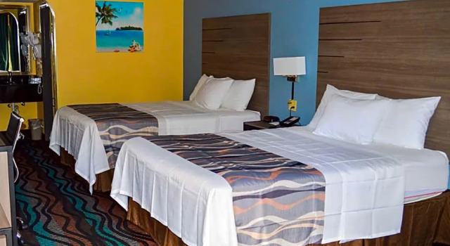 Четырёхместный номер Standard Americas Best Value Inn Fort Myers