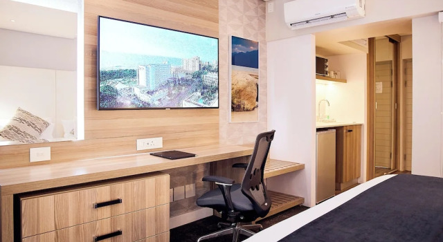 Двухместный номер Standard с балконом и с видом на бассейн First Group Riviera Suites