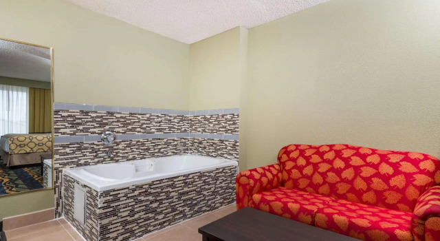 Четырёхместный люкс Baymont by Wyndham Georgetown Lexington North