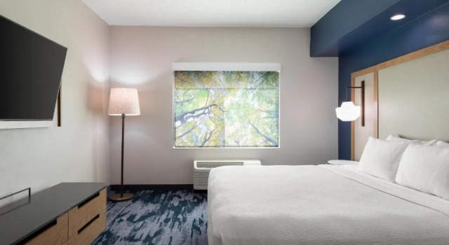Двухместный люкс Fairfield Inn & Suites by Marriott Atlanta Stonecrest