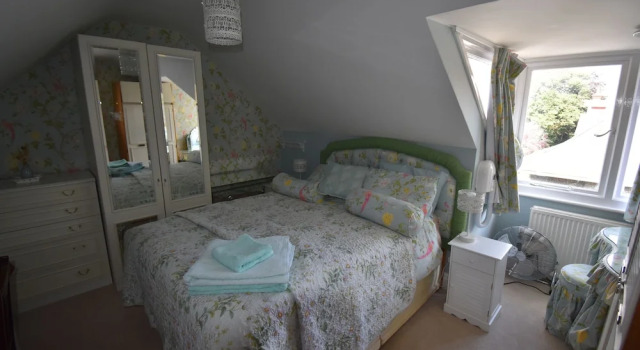 Immaculate 4-bed Apartment in Bournemouth & spa