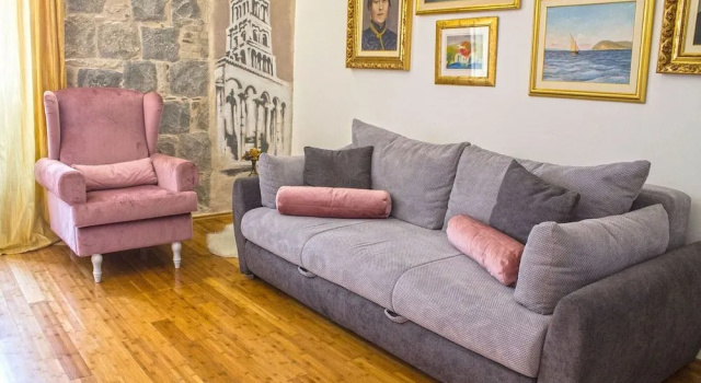 Split Theatre Apartments