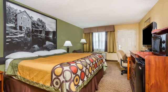 Super 8 by Wyndham Macon West
