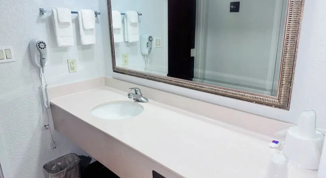 Четырёхместный номер Standard Studio 6 Extended Stay - Savannah, GA - Gateway & I-95
