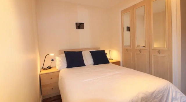 Charming 2BR Flat for 6 In Historic Old Town