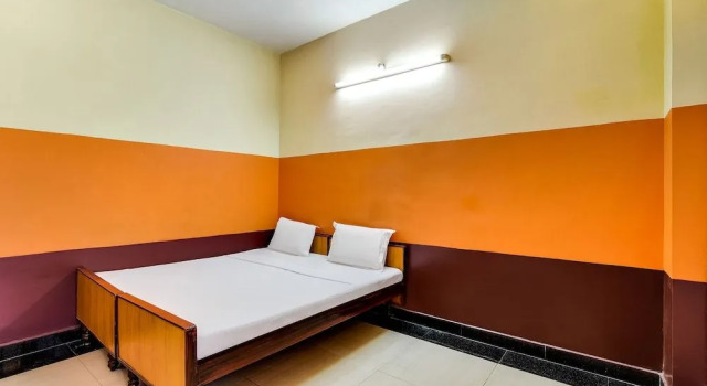 Hotel O Srinivasa Residency Lodge, Забронировать Отель Тирупати штат Андхра-Прадеш, рядом с Храм Международного общества сознания Кришны (ISKCON)