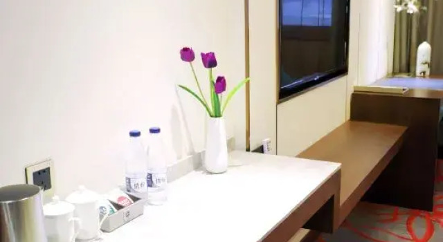 Hongda Hotel (Shengda Plaza Branch of Tianshui High speed Railway Station), Rezerwuj Hotel Hotele biznesowe w Gansu, 4* 5*