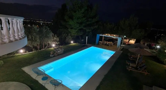 HEAVENLY VIEWS-3- Elegant& Chic, Apartment, Close to the Beach!, Забронировать Апартаменты/квартира Отели Оропос с бассейном, Бассейн