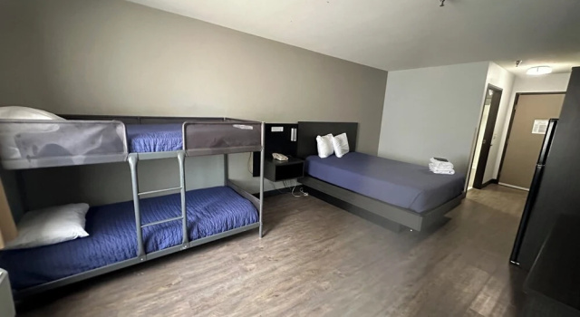 Четырёхместный семейный номер Standard Pinetop Studio Suites