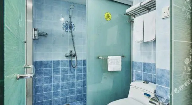 Luola Fengqing Holiday Hotel (Hangzhou Xiasha Xueyuan Street), Забронировать Отель Отели Цзянган с парковкой, Парковка