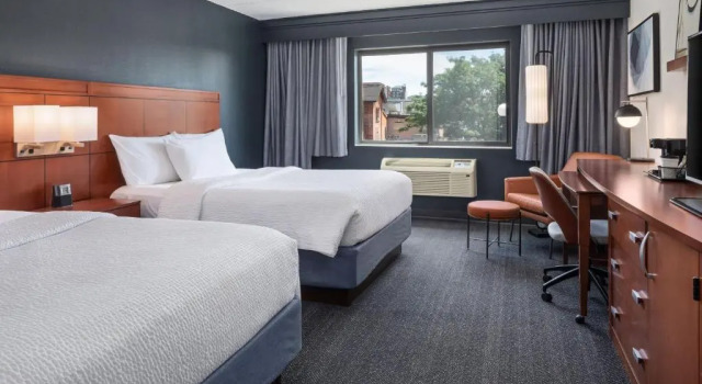 Четырёхместный номер Standard Courtyard by Marriott La Crosse