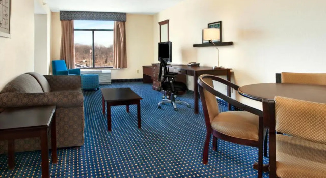 Люкс Comfort Inn & Suites Voorhees-Mt Laurel