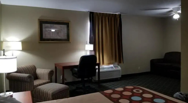 Люкс Super 8 by Wyndham Bellefontaine