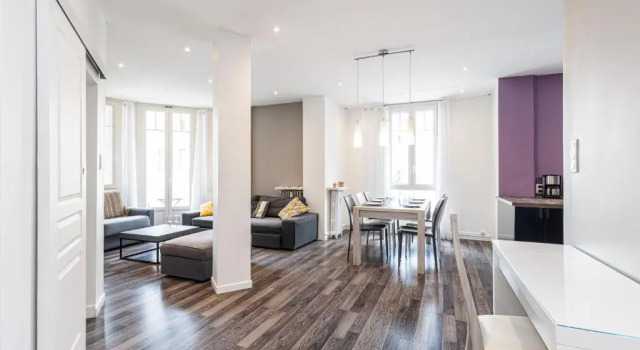 Large 2 Bdrs apartment Down Town - AC, Забронировать Апартаменты/квартира Ницца Приморские Альпы, рядом с Музей Массена