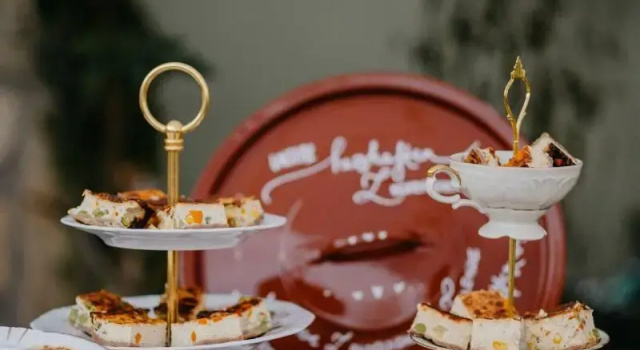 Landhotel Rosenschänke, Varaa Hotelli Hotellit Ore Mountains aamiaisella, Aamiainen
