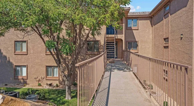 Cozy Condo - Stay for 9, Забронировать Апартаменты/квартира Апартаменты Сент-Джордж, рядом с Гольф клуб "Корал Каньон", Апартаменты/квартира