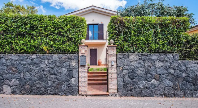 Siliqua House with Garden by Wonderful Italy, Book Apartment Hotels in Sicily with Parking, Parking
