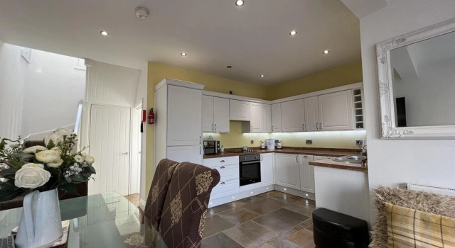 Коттедж 3 Bedrooms - 2 Bath Rooms - Dog Friendly - Parking