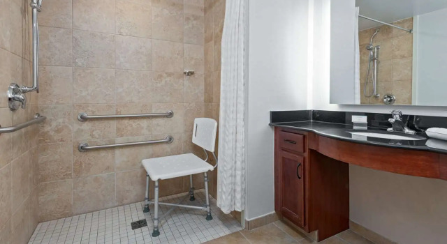 Люкс Homewood Suites by Hilton Cleveland-Beachwood