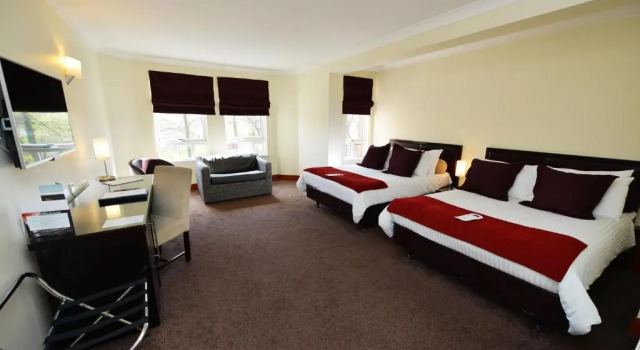 Четырёхместный номер Standard Glynhill Hotel & Spa near Glasgow Airport