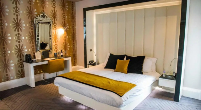 Полулюкс The Rutland Hotel & Apartments