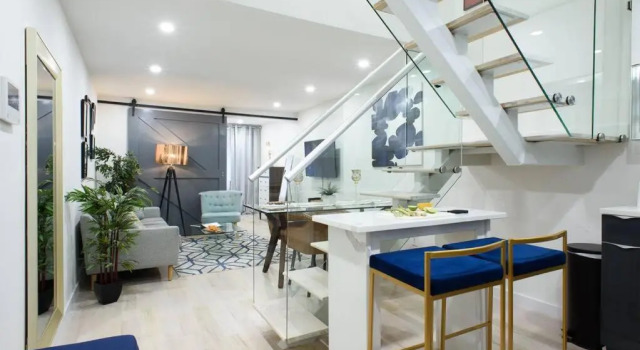 Апартаменты 75-3b 3BR Luxury Duplex Brand NEW D Elevator