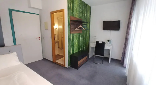 Одноместный номер Standard с балконом и с видом на парк Burghof Hotel Garni