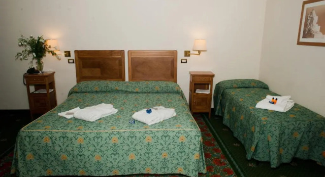 Трёхместный номер Hotel Candiani
