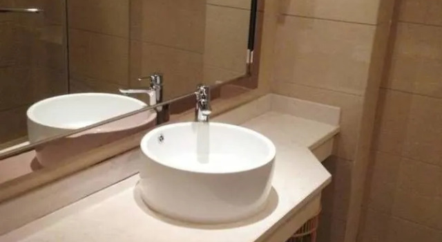 Xinyi Holiday Hotel
