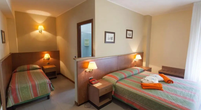 Трёхместный номер Standard Hotel Sporting