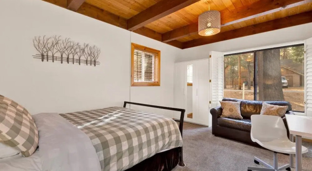 Summit Hideaway #445, Забронировать Дом для отпуска Биг-Бэр-Лейк San Bernardino Mountains, рядом с Interlaken Shopping Center