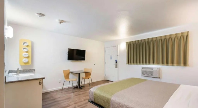 Четырёхместный номер Deluxe Motel 6-Burlington, WA