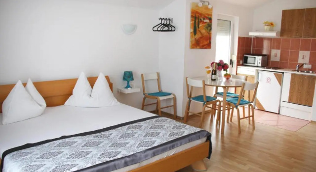 Студия с балконом Apartments Gavric