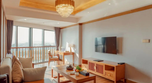 Люкс Deluxe White Swan Guest House MeiZhou