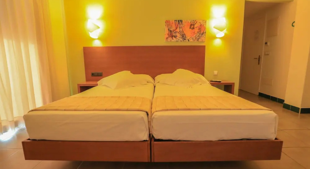 Двухместный номер Standard с балконом и с видом на море Es Mitjorn Hotel