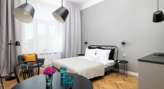 Barbacan Suites - Old Town Apartments - by Upstairs, Забронировать Апартаменты/квартира Отели Кракова с парковкой, рядом с Церковь Святого Франциска Ассизи, Парковка