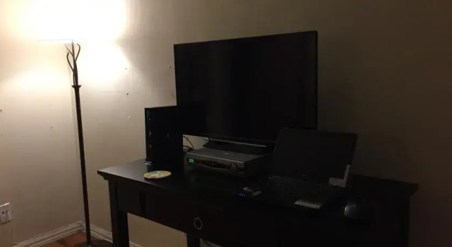 Hollywood Private One-Bedroom Apartment