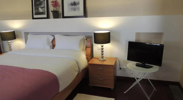 Апартаменты Studio Flat with Pool