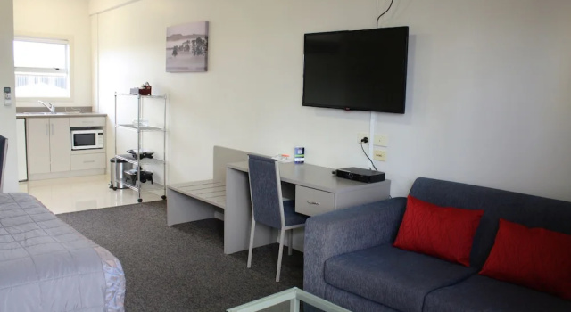 Студия Standard с балконом Hawera Central Motor Lodge