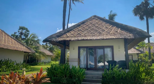 Бунгало с балконом и с видом на сад Kubu Indah Dive & Spa Resort