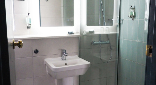 Трёхместный номер Standard Hotel Collingwood BW Signature Collection