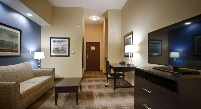 Шестиместный люкс Best Western Plus Fort Worth Forest Hill Inn & Suites