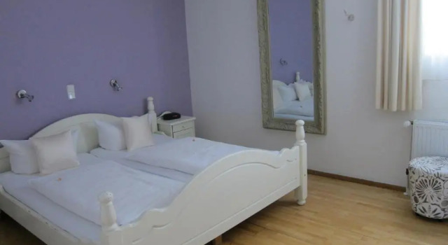 Полулюкс Boutique-garni Hotel Papillon